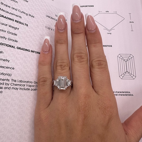 4.02 carat F VS1 emerald cut lab diamond engagement ring three stone - Picture 6 of 8